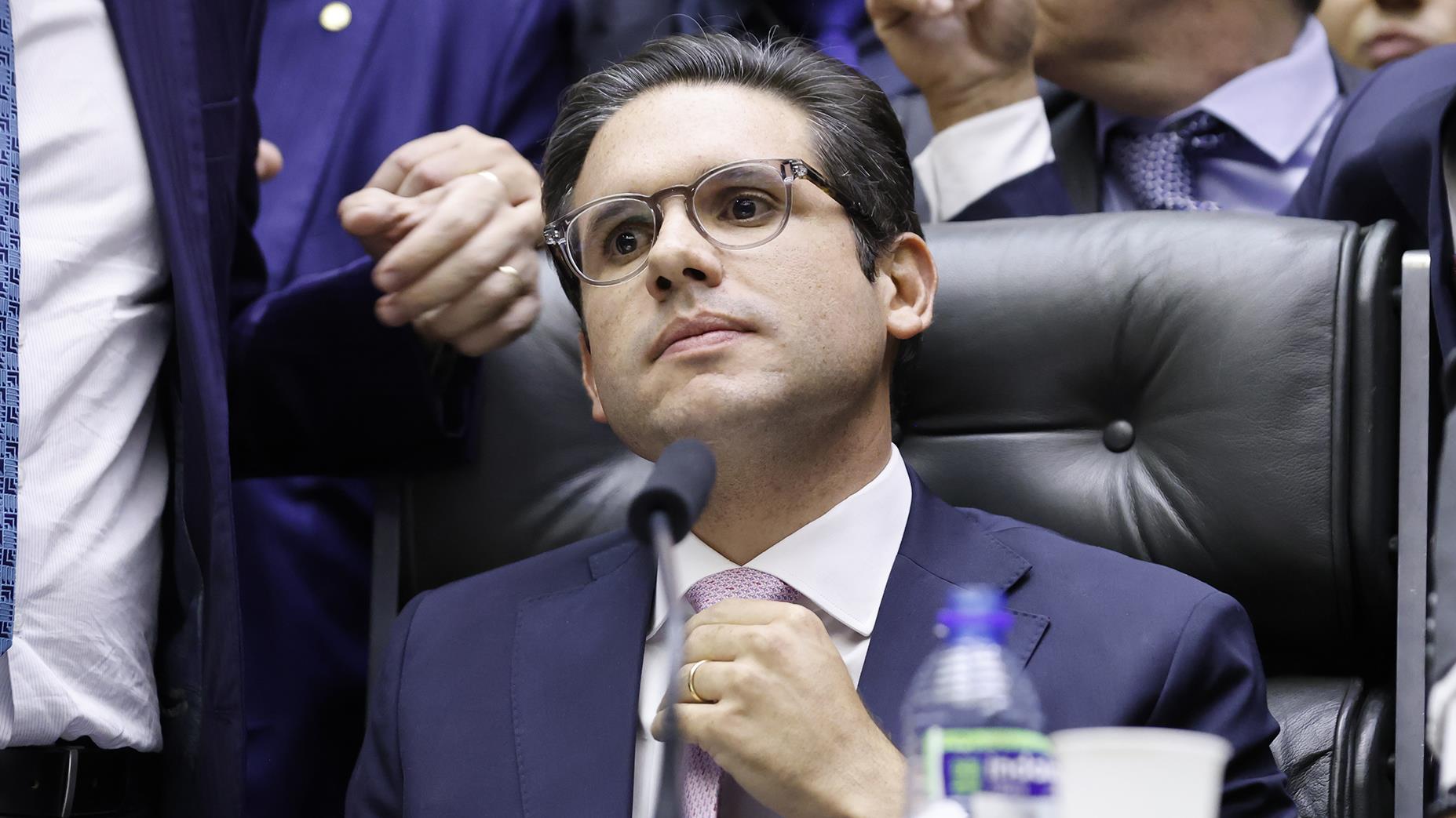 Decisão sobre suspensões de mandatos será colegiada, disse Hugo Motta.