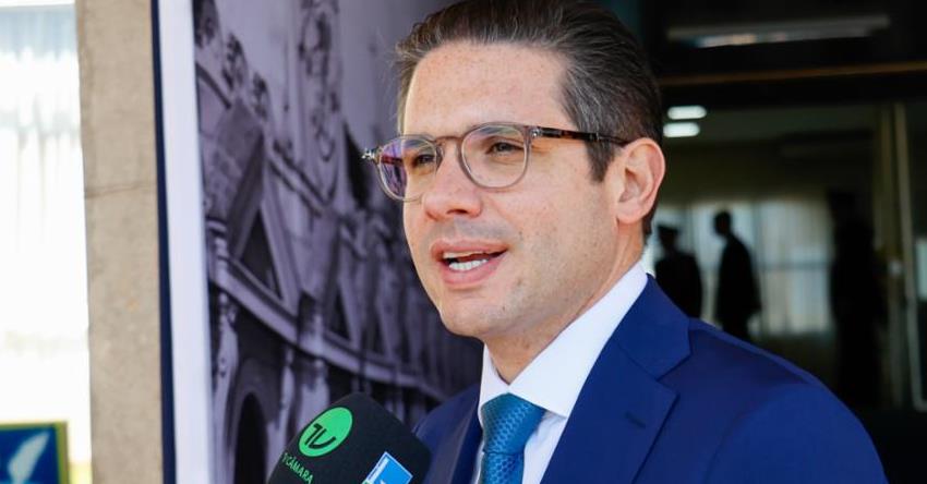 Motta critica Eduardo Bolsonaro: “Nem os seus apoiadores concordam”