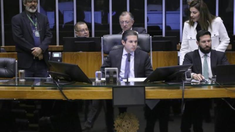 Motta preside a sessão plenário desta quinta-feira (7). 