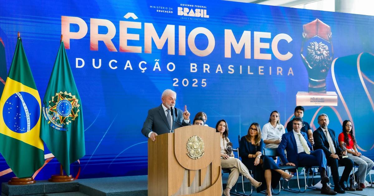 “Mundo está ficando mais perverso”, diz Lula ao defender soberania