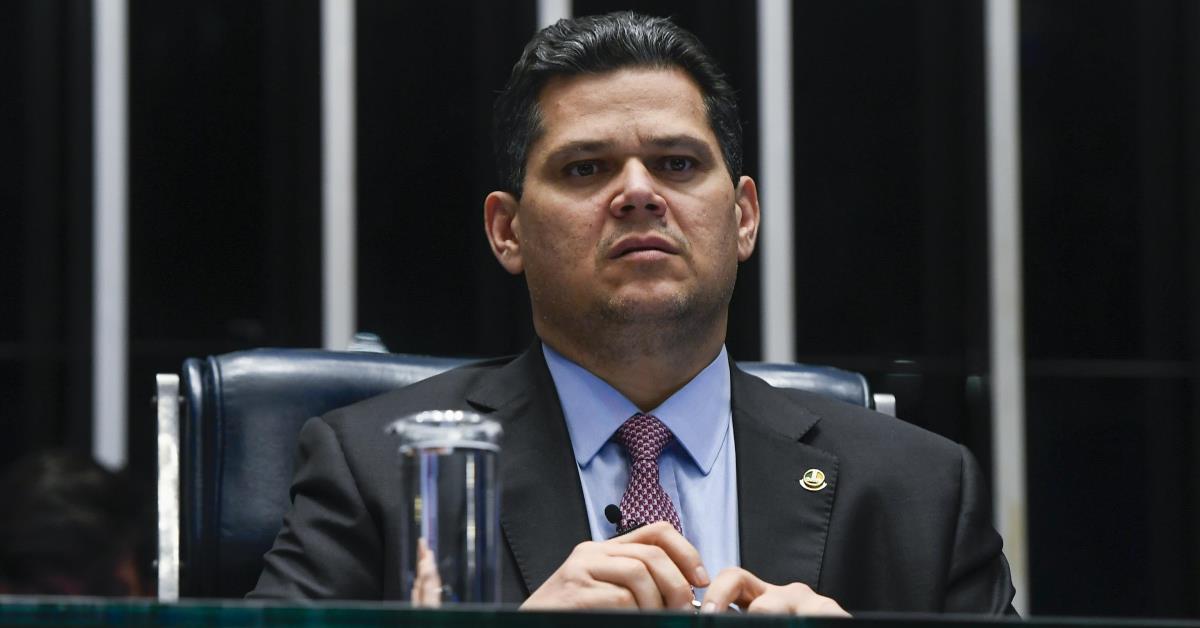 “Não aceitarei intimidações”, diz Alcolumbre sobre ocupação da Mesa