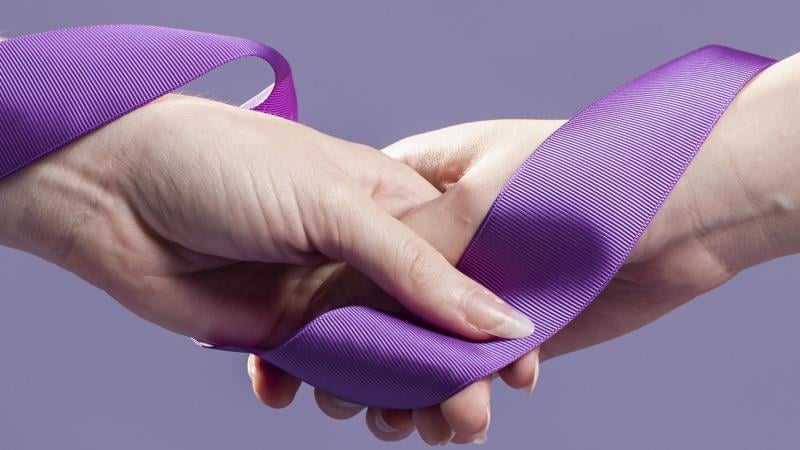 Novembro Roxo: Senado aprova projeto para combate ao parto prematuro.