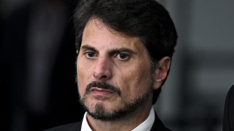 Marcos do Val foi alvo de medidas restritivas ao chegar em Brasília.