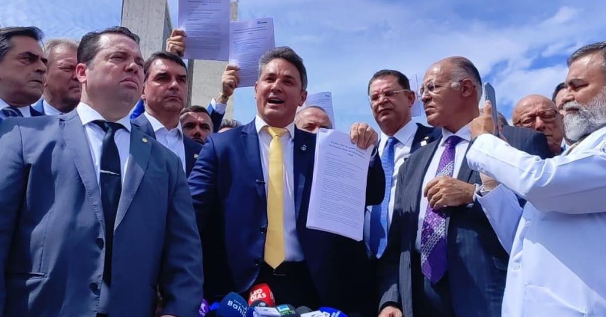 Oposição reage à prisão de Bolsonaro com ato em frente ao Congresso