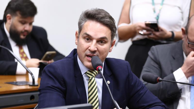 Luciano Zucco relembrou ocupação da Mesa Diretora por senadoras do PT em 2017.