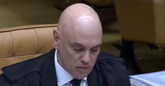 Para Moraes, “pseudo-patriotas” agem de maneira “covarde” contra o Brasil