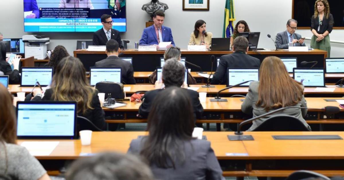 Parlamentares vão a Singapura para analisar modelo educacional