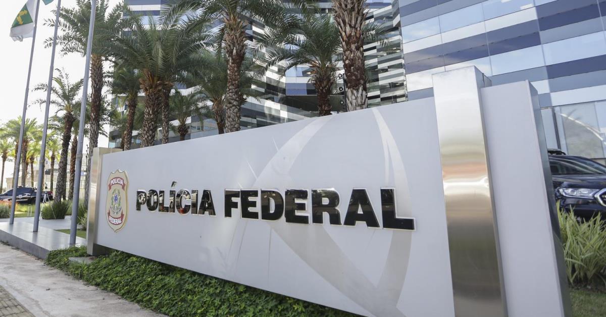 PF pede permissão a Moraes para monitorar Bolsonaro dentro de casa