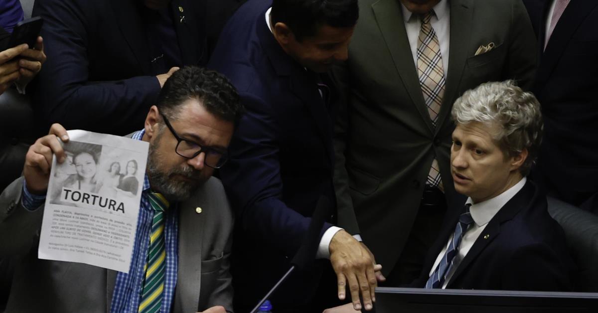 Pollon diz ser alvo de perseguição após notificação da Corregedoria