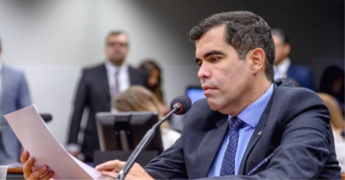 Quem é Ricardo Ayres, o relator da CPI das fraudes do INSS