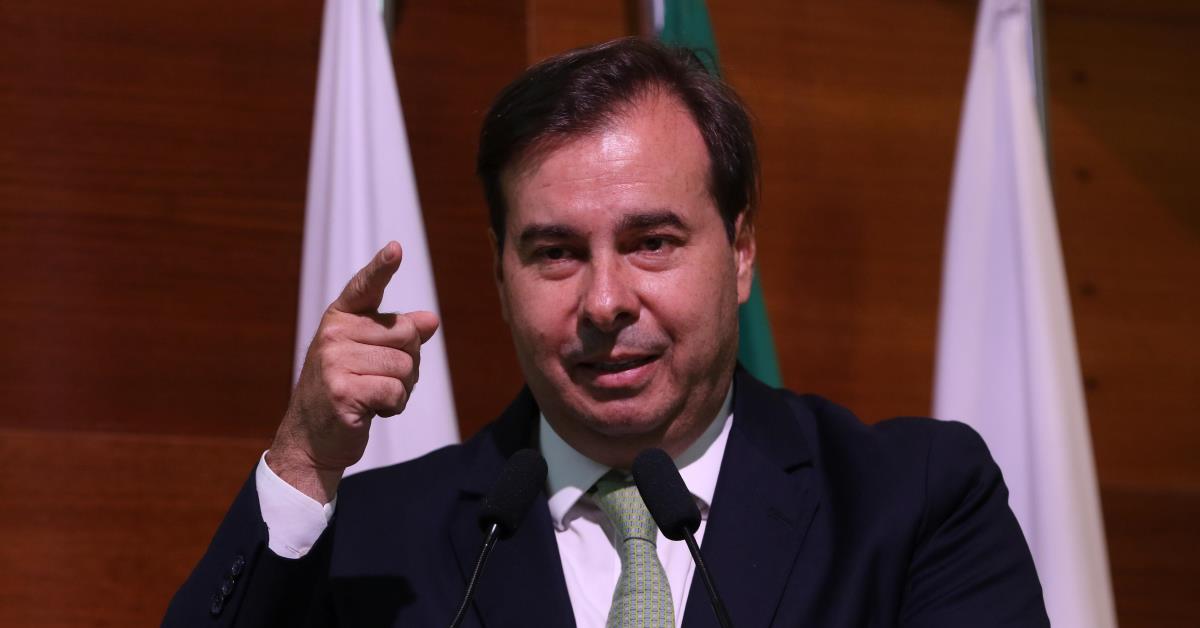 Rodrigo Maia recebe homenagem de Parlamentar Emérito