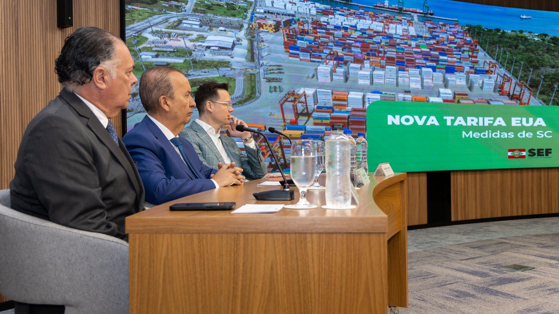 Governo de SC anuncia pacote de R$ 435 milhões para apoiar empresas afetadas pela nova tarifa dos EUA.