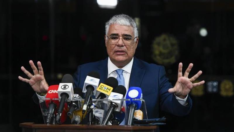 Para o senador, existe uma falsa sensação de que o narguilé é menos prejudicial do que o cigarro tradicional.