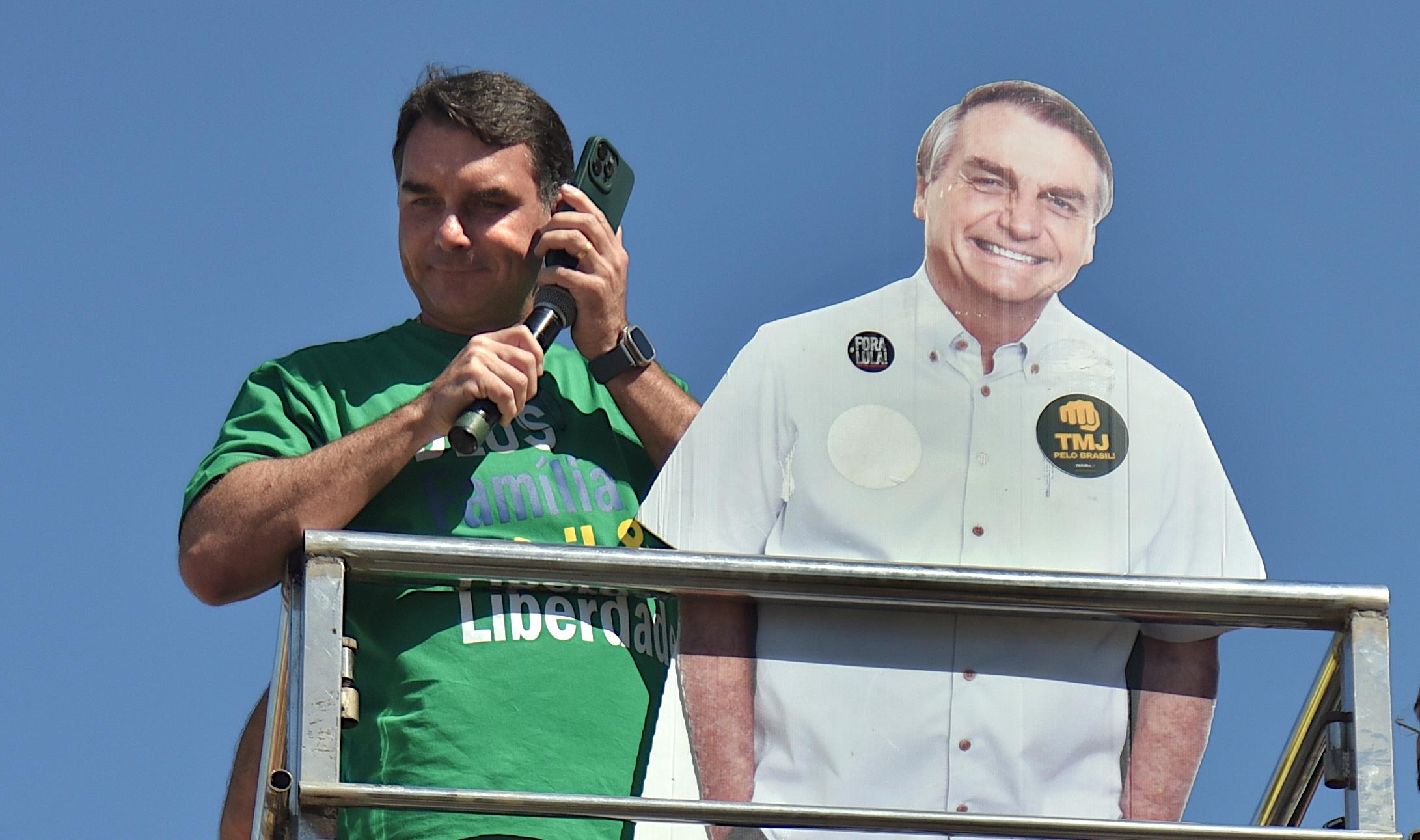 STF permite visitas de filhos e netos a Bolsonaro em prisão domiciliar