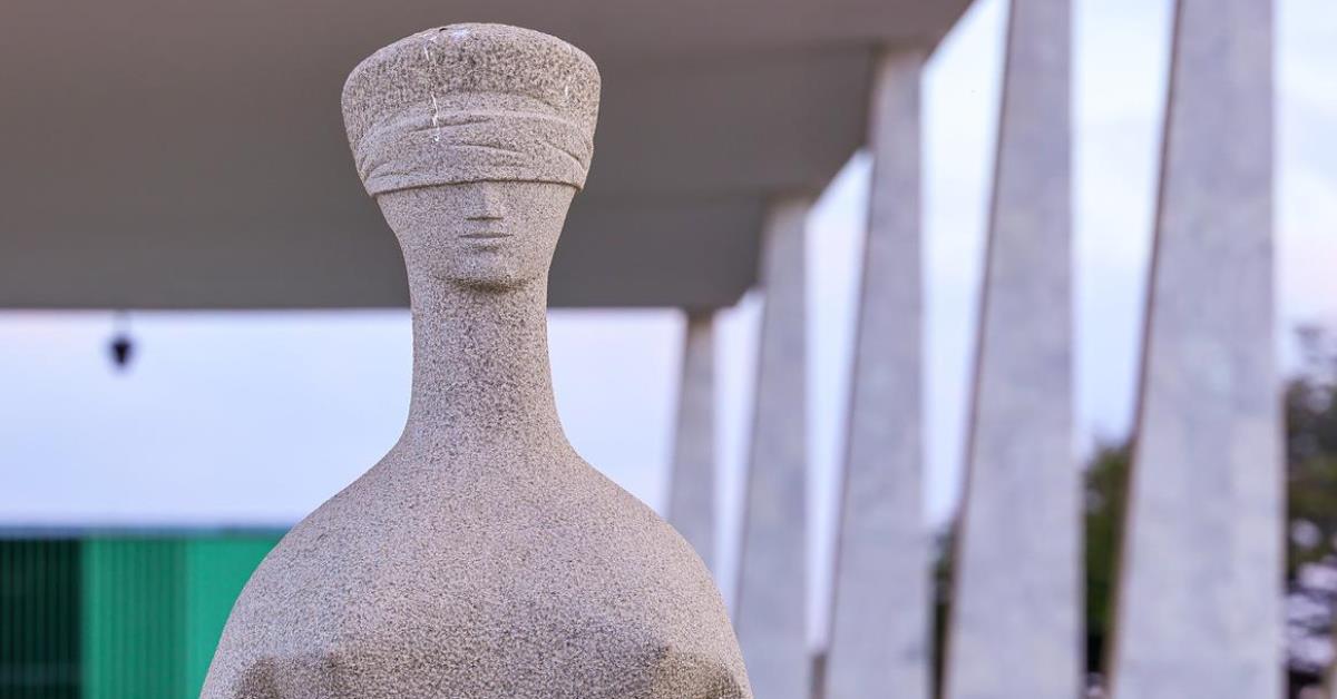 STF suspende julgamento sobre limite da inelegibilidade