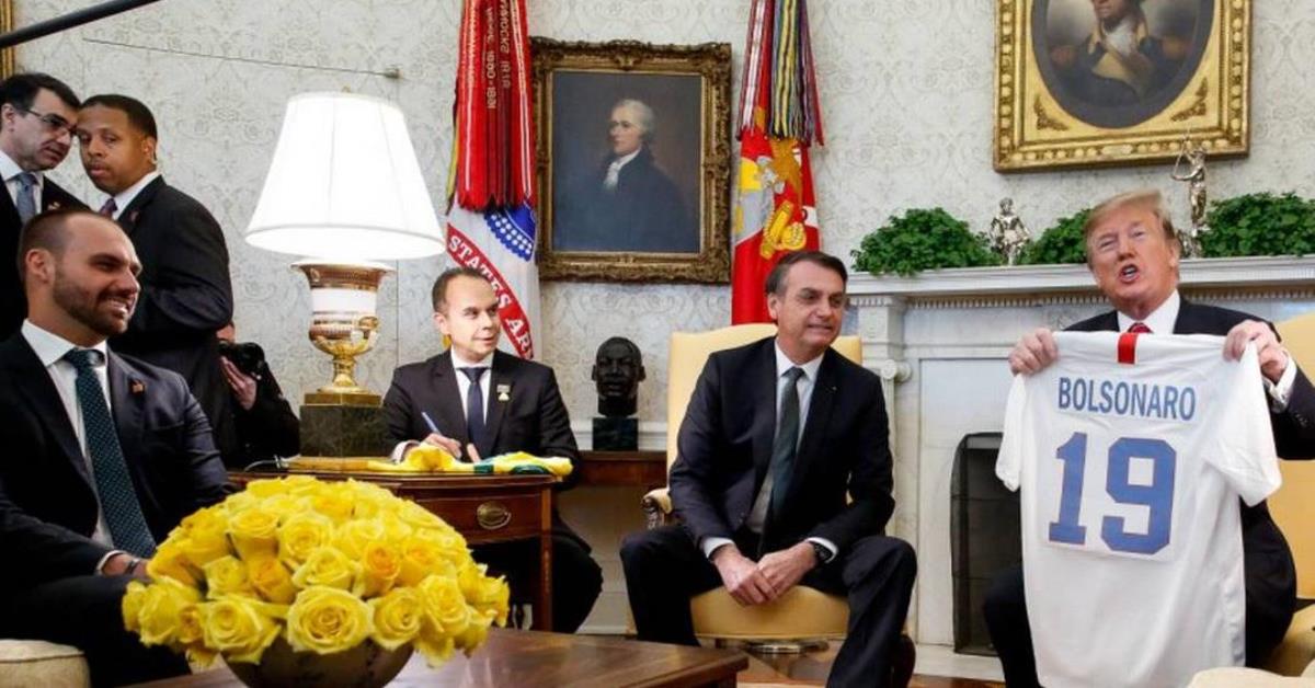 Tarifaço é rejeitado e só 44% o ligam a Bolsonaro, diz pesquisa