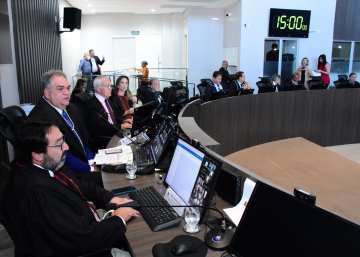 Foto dos desembargadores no Pleno do TJPB