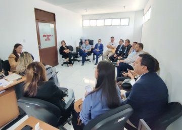 Foto da reunião em Patos