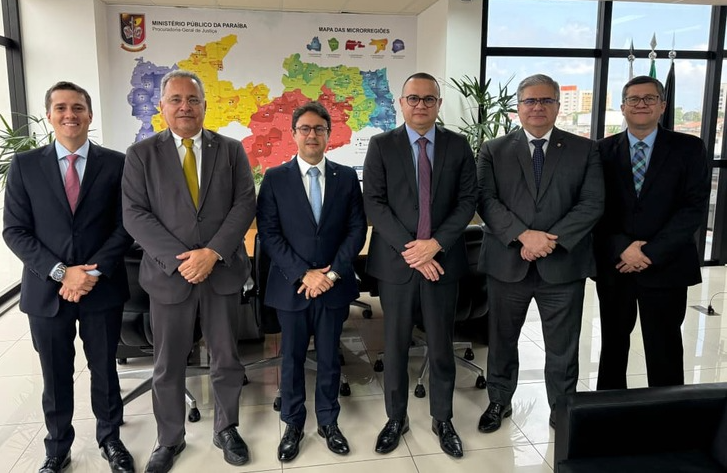 Procurador-geral do Estado faz visita institucional ao procurador-geral de Justiça
