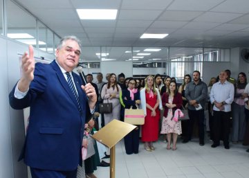 Foto do presidente Fred no lançamento do Elas por Elas