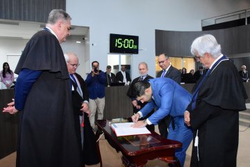 Foto da posse do juiz Diogo Furtado