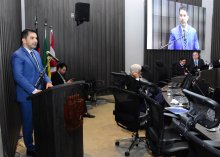 Foto do juiz Diogo na tribuna