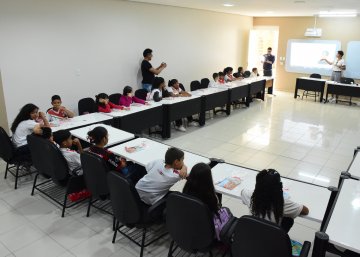 Visita_crianças_Esma