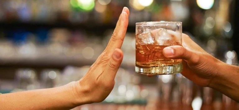 Metanol: 59 casos confirmados de intoxicação após consumo de bebidas alcoólicas