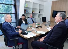 Foto de Fred e o oficial de justila Joselito