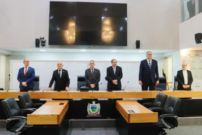 ALPB concede cidadania paraibana ao Padre Mário Costa Silva e homenageia Padre Zé