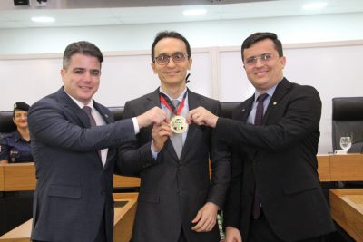 ALPB concede medelha Tarcísio de Miranda Burity ao advogado Jaques Ramos Wanderley