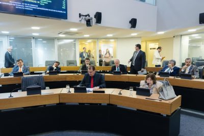 Assembleia aprova leis em benefício de autistas e de pessoas com doenças crônicas