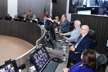 Foto do presidente Fred Coutinho no Pleno do TJPB