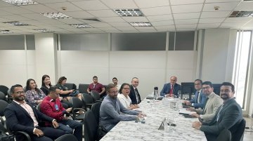 Foto da reunião de mediação