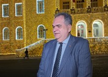 Foto do pesidente Fred Coutinho em frente ao TJPB