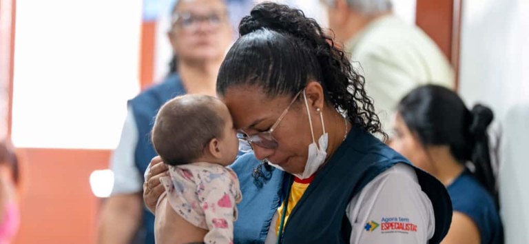 Programa Agora Tem Especialistas atende indígenas Yanomami em Boa Vista (RR)