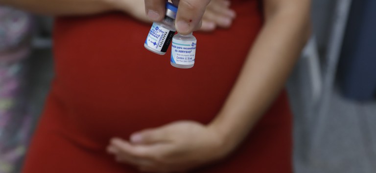 Saúde reforça vacinação de gestantes contra bronquiolite antes do período de maior circulação do vírus